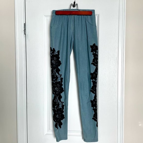 Calzedonia Jean Leggings with Black Lace/Crochet Flowers - Picture 1 of 4